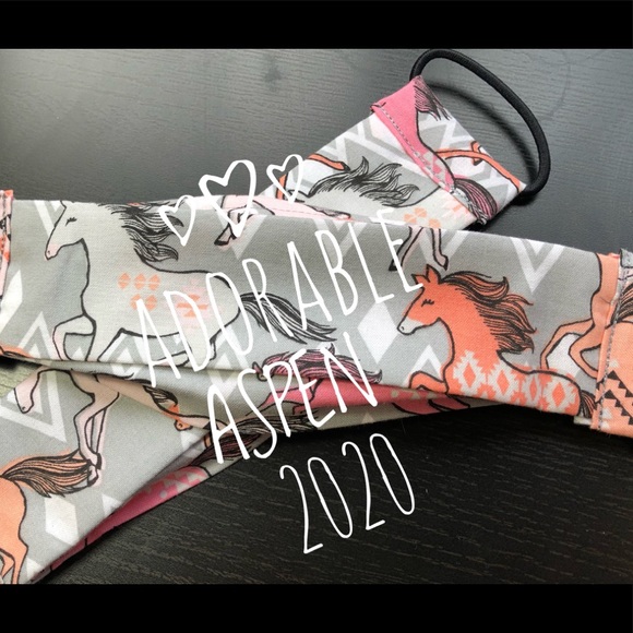 KIDS SIZE - WILD HORSES 🐴🐴🐴FACE MASKS! - Picture 5 of 7